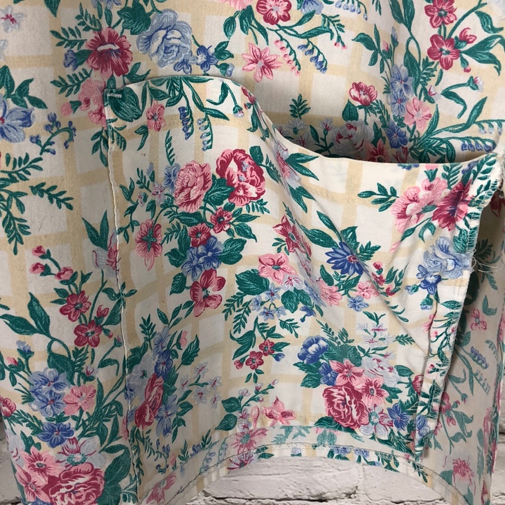 SCRUB TOP floral pattern - Picture 4 of 8